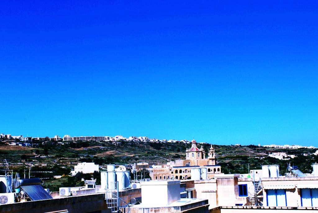 Seaview Luxury Penthouse With Shared Swimming Pool Apartment Ghajnsielem Exterior photo