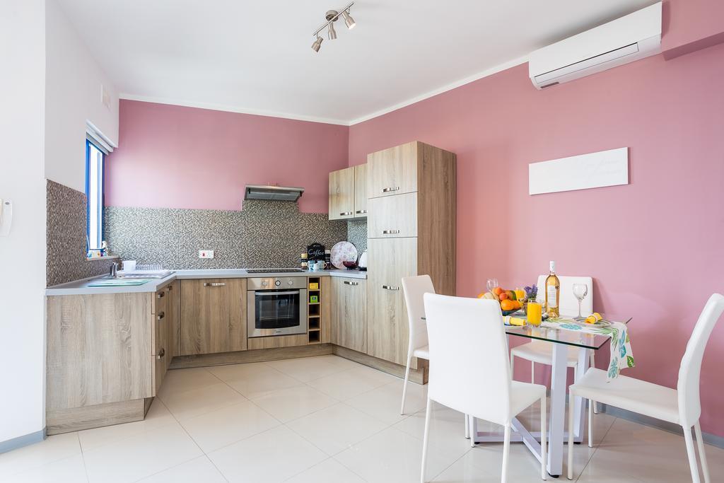 Seaview Luxury Penthouse With Shared Swimming Pool Apartment Ghajnsielem Exterior photo