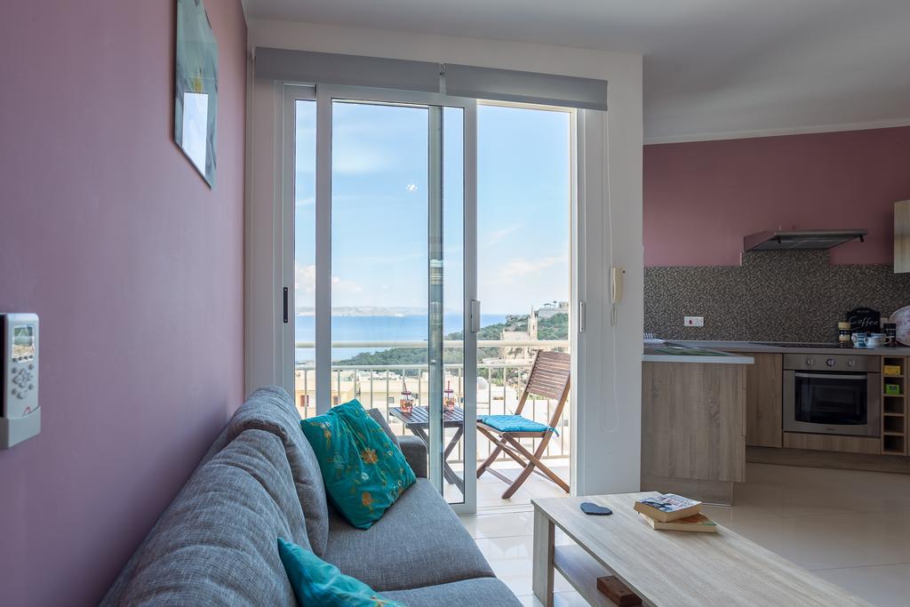 Seaview Luxury Penthouse With Shared Swimming Pool Apartment Ghajnsielem Exterior photo